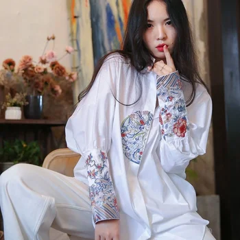 סינית בסגנון רטרו תעשייה כבדה חולצה רקומה העליון נשים האביב 2023 סיני עומד צווארון רופף בינוני אורך החולצה