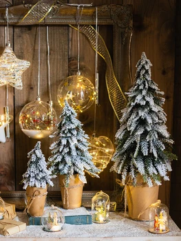 עץ חג המולד קטנים ובינוניים חג המולד עץ אשוח המקושט קישוט הבית חלון שולחן העבודה ההגירה נורדי