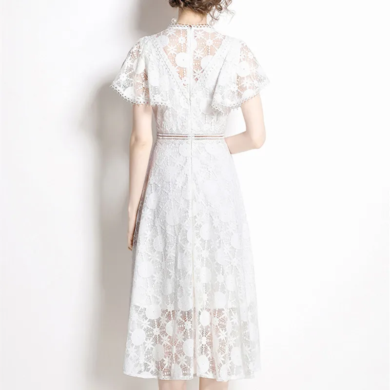 הקיץ יוקרה חדש שרוול פרפר לבן תחרה שמלות Midi עבור נשים ו-צווארון מעצב חלול החוצה רקמה אופנה שמלה - 4